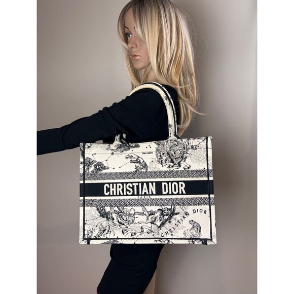 Christian Dior Book Embroidered Canvas Medium Stars and Signs Black Tote - Picture 8 of 11